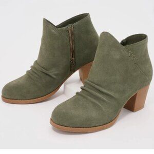 NWT Size 7.5 Skechers Taxi Western City Olive Suede Leather Booties (ABBA)